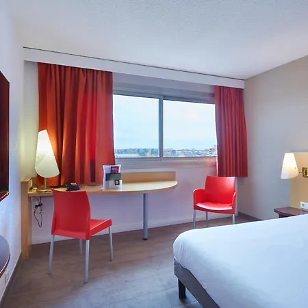 Ibis Annemasse-geneve Отель Амбиёи