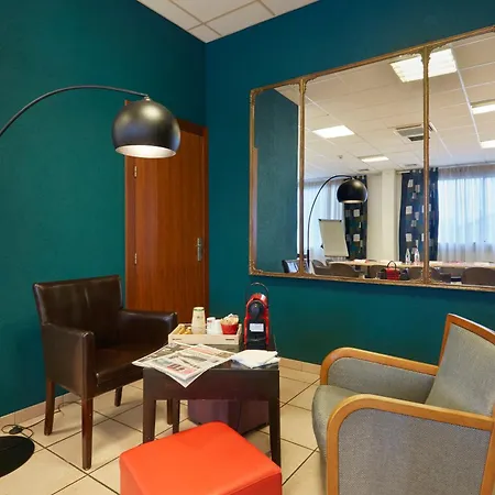 Отель Ibis Annemasse-geneve Амбиёи