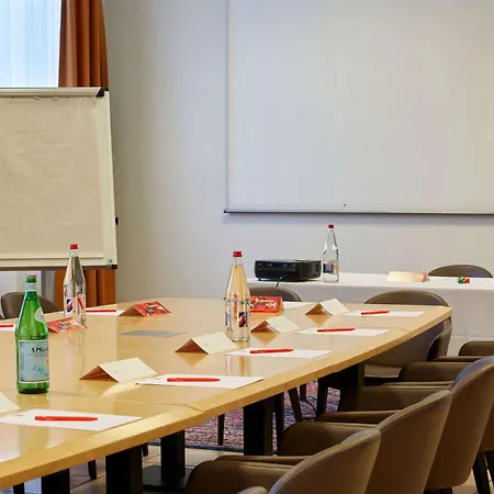 Ibis Annemasse-geneve Hotel 3*