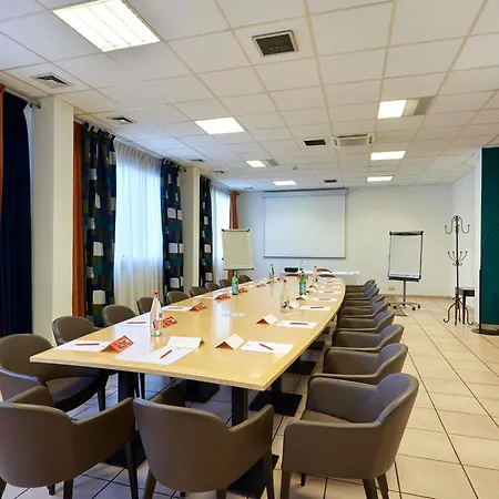 Отель Ibis Annemasse-geneve