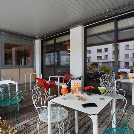 Ibis Annemasse-geneve Отель Амбиёи