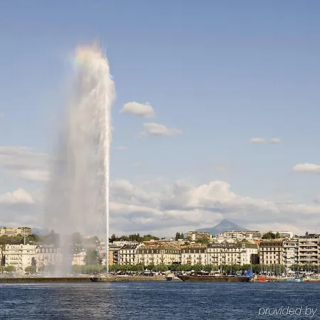 Отель Ibis Annemasse-geneve Амбиёи