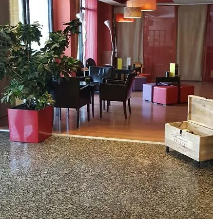 Ibis Annemasse-geneve Амбиёи