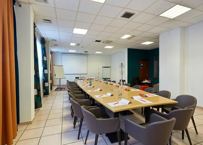 Ibis Annemasse-genève Hotel 3*