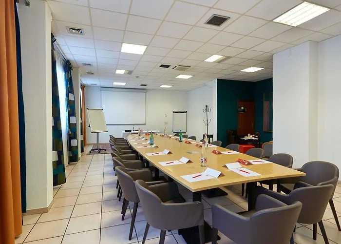 Ibis Annemasse-genève Hotel 3*